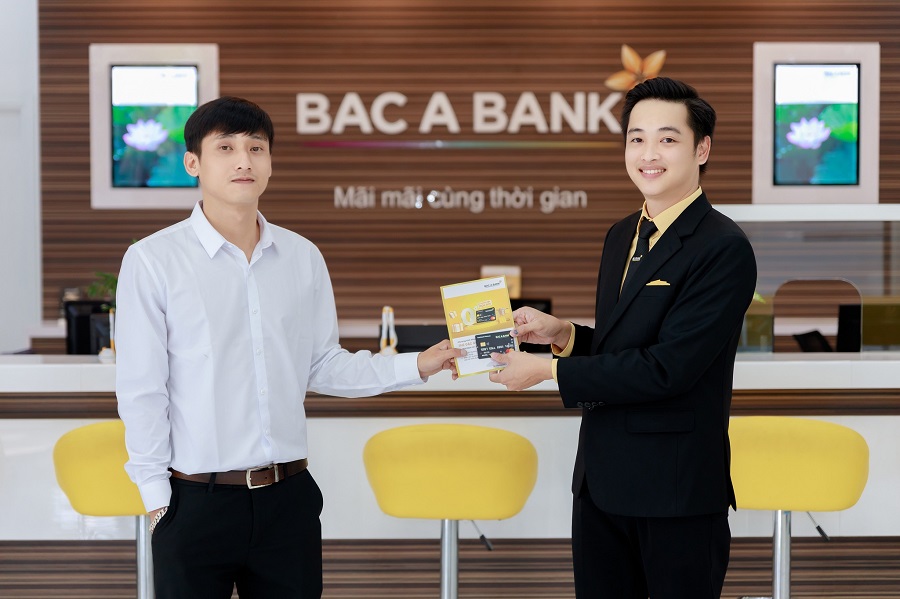 Mở thẻ tín dụng BAC A BANK là có quà - miễn phí thường niên, hoàn tiền 'ngập ví'